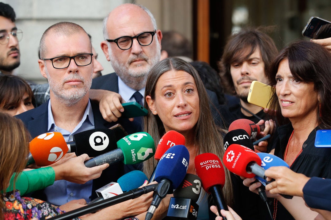 Miriam Nogueras dice que ya no volverá a hablar en castellano en el Congreso, ni siquiera ante la prensa Miriam Nogueras dice que ya no volverá a hablar en castellano en el Congreso, ni siquiera ante la prensa