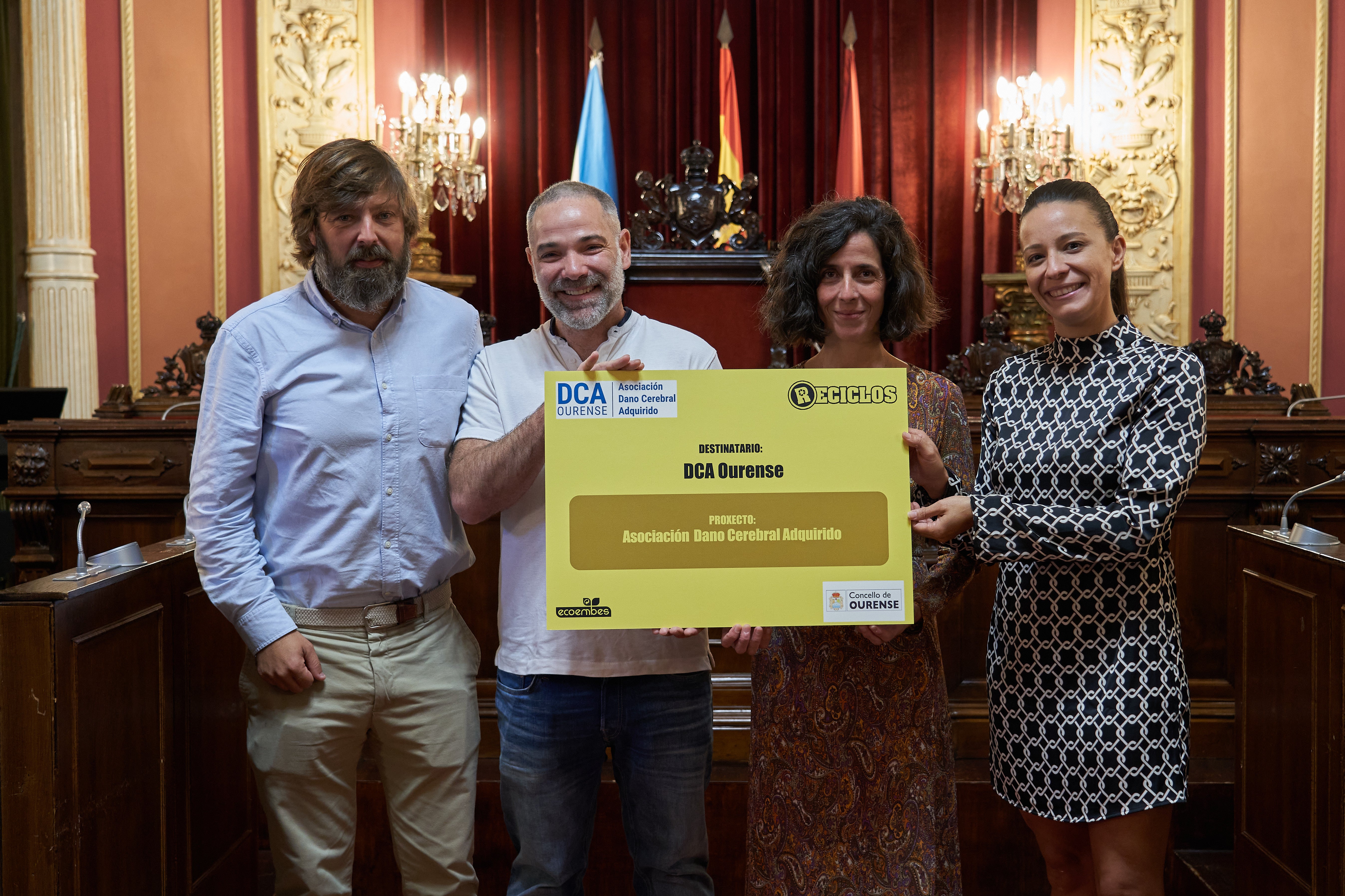 O Concello e Ecoembes entrégan a doazón realizada pola veciñanza a través do programa Reciclos O Concello e Ecoembes entrégan a doazón realizada pola veciñanza a través do programa Reciclos