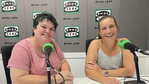 Marta Devesa, chef y propietaria del Rte. Hogar del Pescador, en los estudios de Onda Cero Marina Baixa. Marta Devesa, chef y propietaria del Rte. Hogar del Pescador, en los estudios de Onda Cero Marina Baixa.