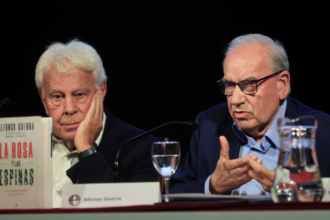 Alfonso Guerra, sobre Sánchez: "Yo no he sido desleal, más bien ha sido disidente el otro que ha ido cambiando" Alfonso Guerra, sobre Sánchez: "Yo no he sido desleal, más bien ha sido disidente el otro que ha ido cambiando"