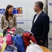 Fundación Amigos de Galicia en colaboración co CC Ponte Vella entregan mochilas e material escolar a familias de Ourense Fundación Amigos de Galicia en colaboración co CC Ponte Vella entregan mochilas e material escolar a familias de Ourense