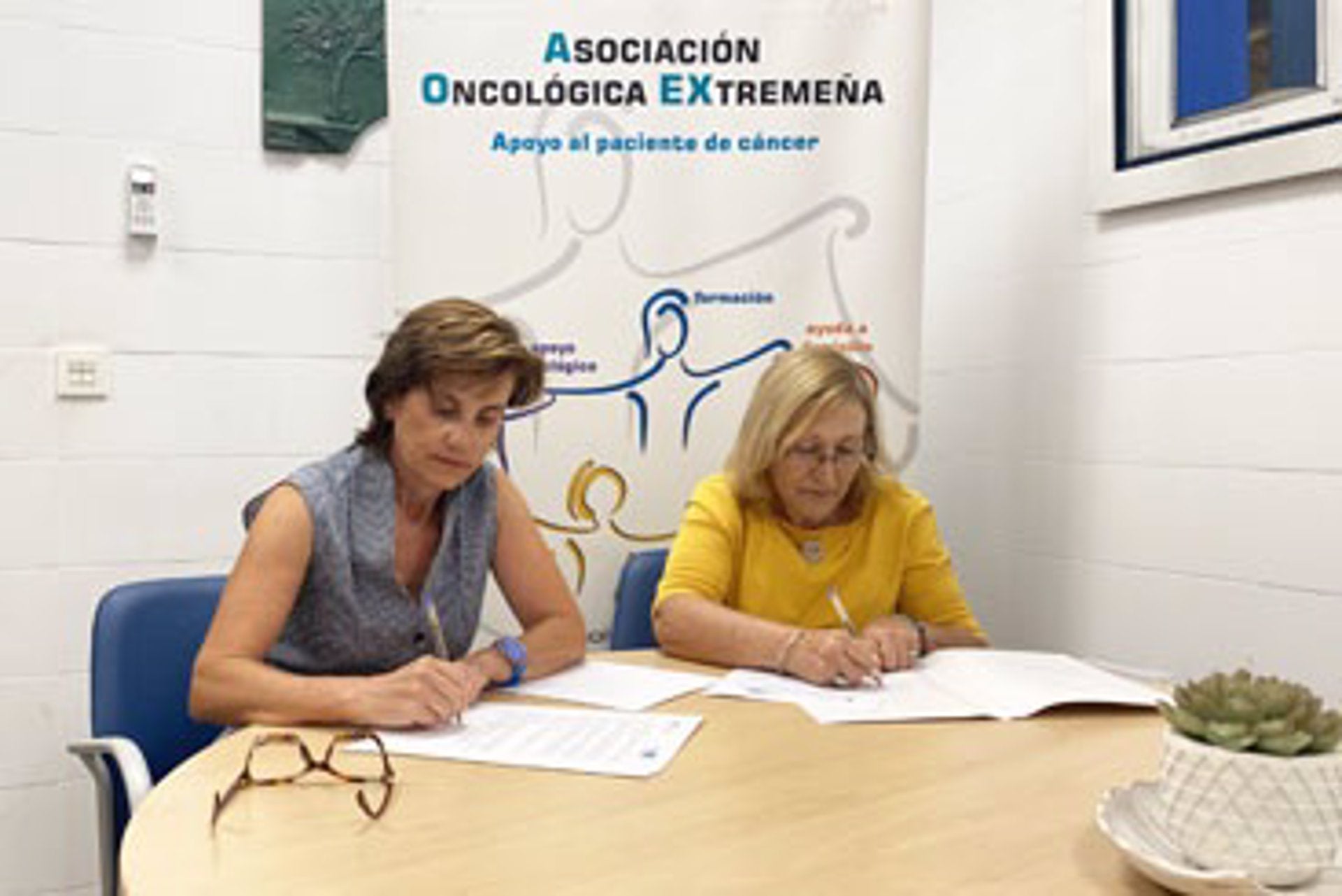 El Colegio de Fisioterapeutas de Extremadura trabajará conjuntamente para dar apoyo a enfermos oncológicos El Colegio de Fisioterapeutas de Extremadura trabajará conjuntamente para dar apoyo a enfermos oncológicos