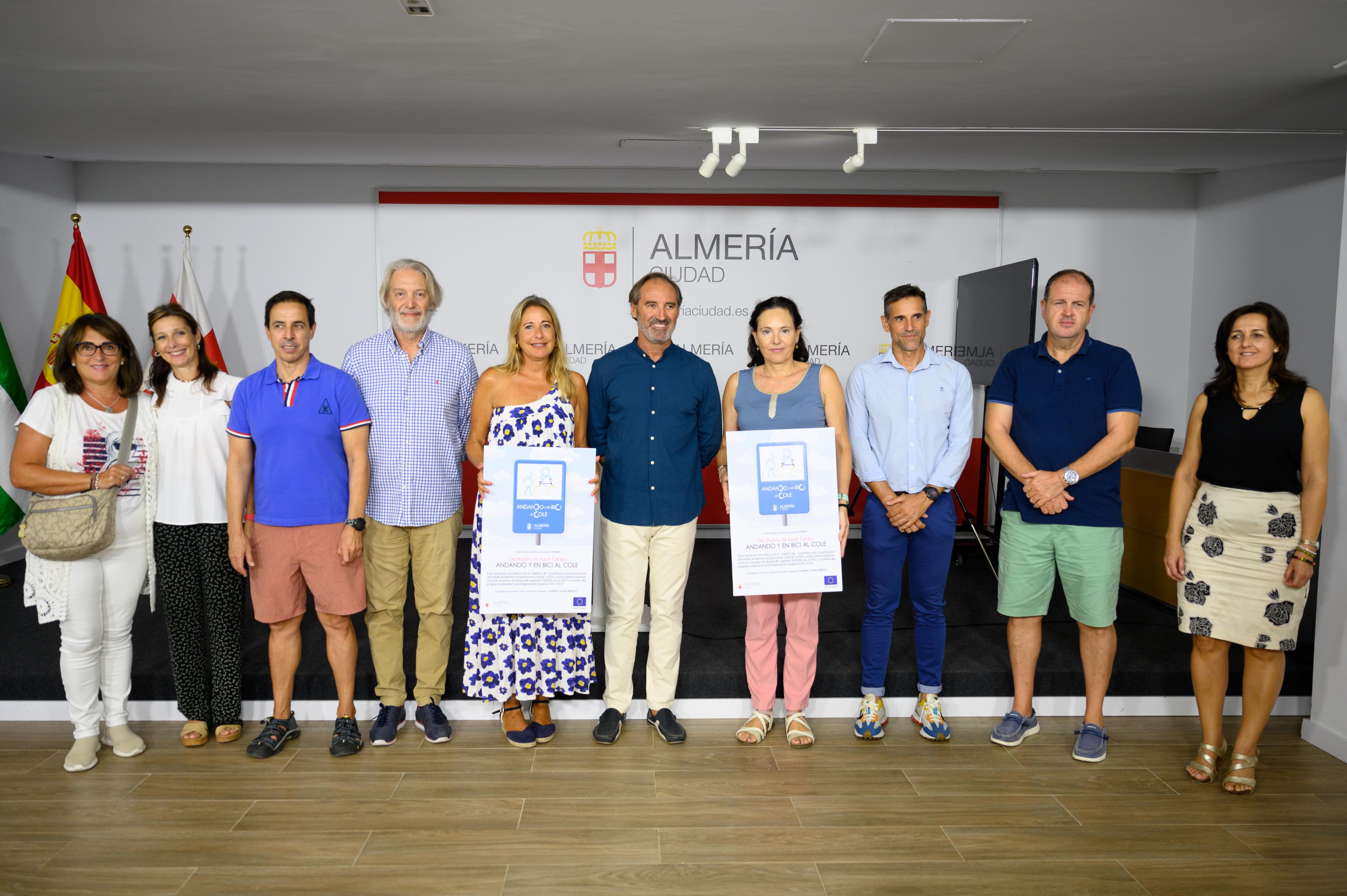 Un proyecto piloto fomentará el desplazamiento en bicicleta y a pie con cinco centros de enseñanza de Almería Un proyecto piloto fomentará el desplazamiento en bicicleta y a pie con cinco centros de enseñanza de Almería