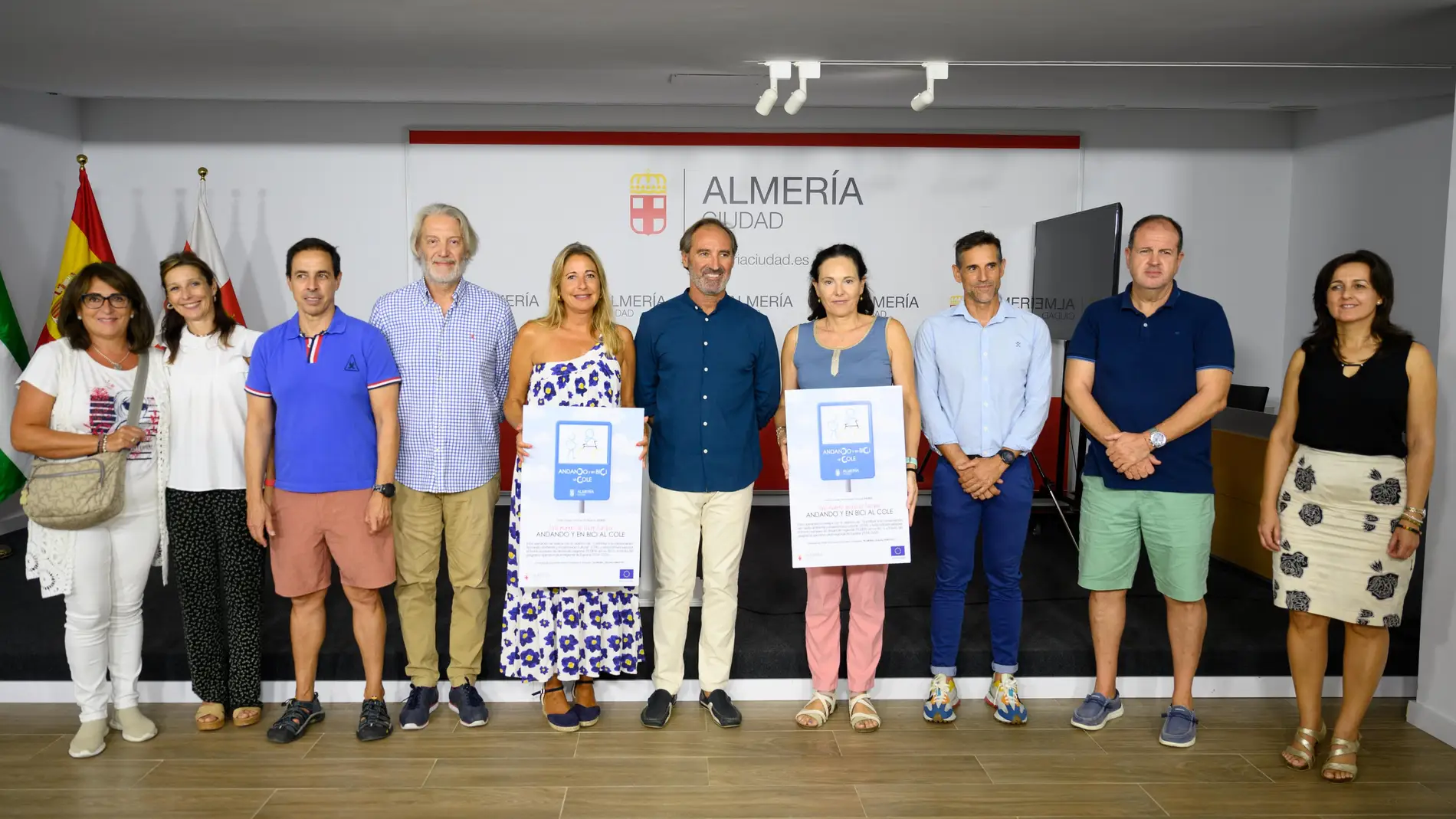 Un proyecto piloto fomentará el desplazamiento en bicicleta y a pie con cinco centros de enseñanza de Almería