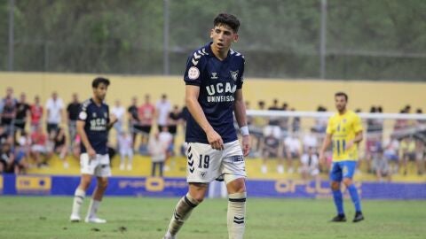 Albert Luque JR en Los Arcos, durante un Orihuela - UCAM Murcia. Septiembre 2023