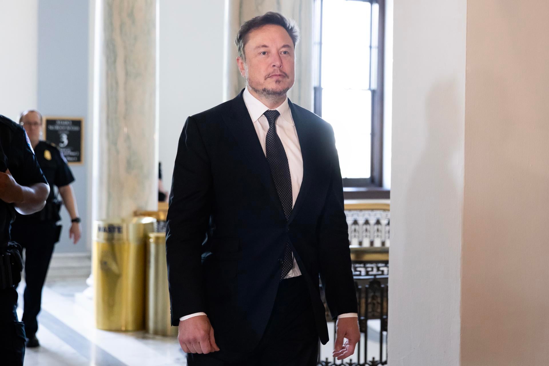 Elon Musk planea cobrar una "pequeña mensualidad" a todos los usuarios de X Elon Musk planea cobrar una "pequeña mensualidad" a todos los usuarios de X