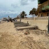 La Mata ha comenzado las obras para la reparación de su senda peatonal por la playa 
