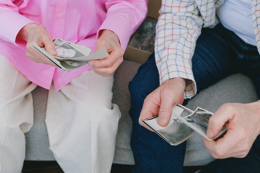 "No sé quiénes sois, pero sé que os quiero": la dura realidad de familiares y pacientes de Alzheimer "No sé quiénes sois, pero sé que os quiero": la dura realidad de familiares y pacientes de Alzheimer