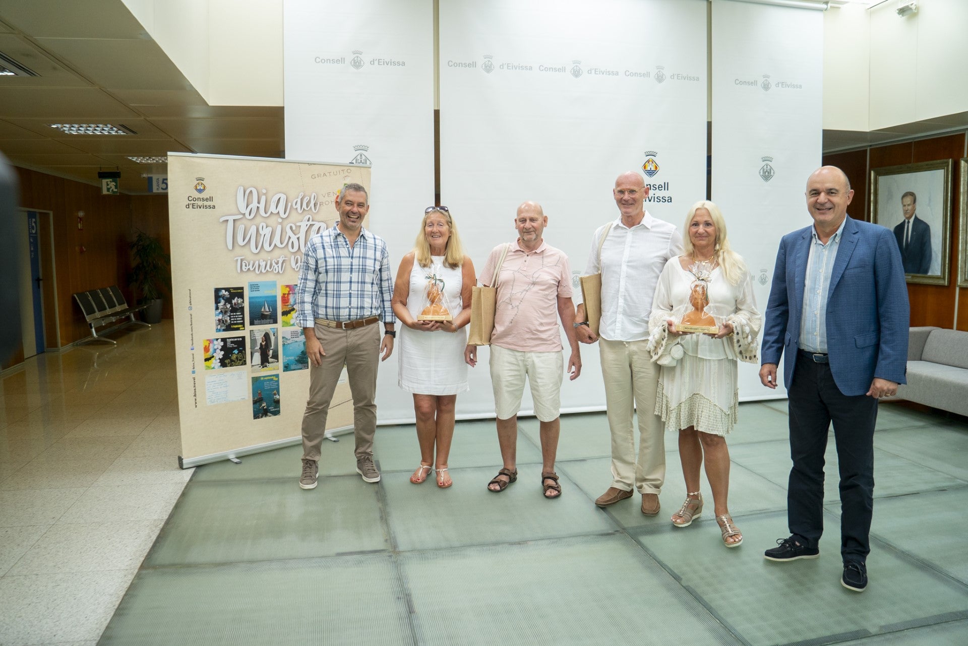 Los matrimonios Alexander y Susanne Bratmaier y Richard y Sherly Lamens, más de 50 años viniendo de vacaciones a Ibiza Los matrimonios Alexander y Susanne Bratmaier y Richard y Sherly Lamens, más de 50 años viniendo de vacaciones a Ibiza