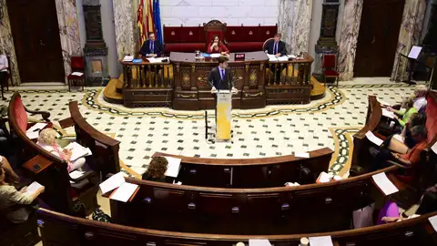 Pleno del Ayuntamiento en el Hemiciclo de la Casa Consistorial obras