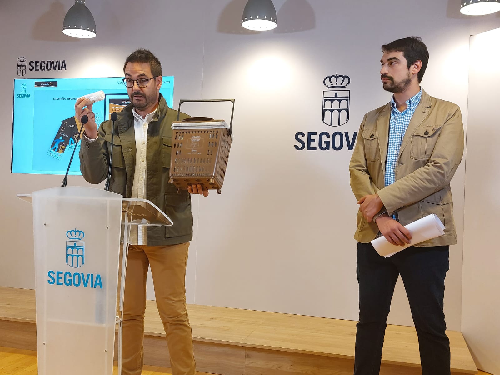 Desde el 1 de noviembre los contenedores marrones de materia orgánica comenzarán a funcionar por toda Segovia Desde el 1 de noviembre los contenedores marrones de materia orgánica comenzarán a funcionar por toda Segovia
