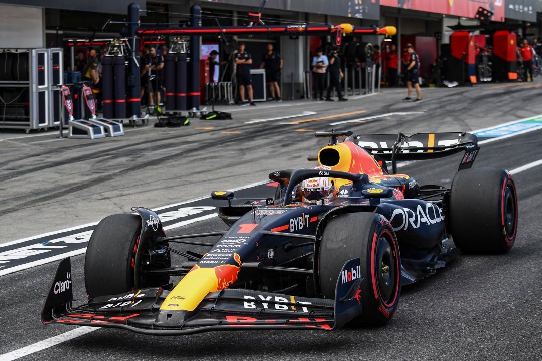 Pole incontestable de Verstappen en Japón; Sainz 6º y Alonso 10º Pole incontestable de Verstappen en Japón; Sainz 6º y Alonso 10º