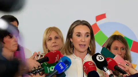 Gamarra llama a la ciudadanía a participar en la manifestación en Madrid: "Feijóo o amnistía" Gamarra llama a la ciudadanía a participar en la manifestación en Madrid: "Feijóo o amnistía"
