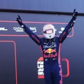 El piloto Max Verstappen, tras hacerse con la victoria en el Gran Premio de Japón