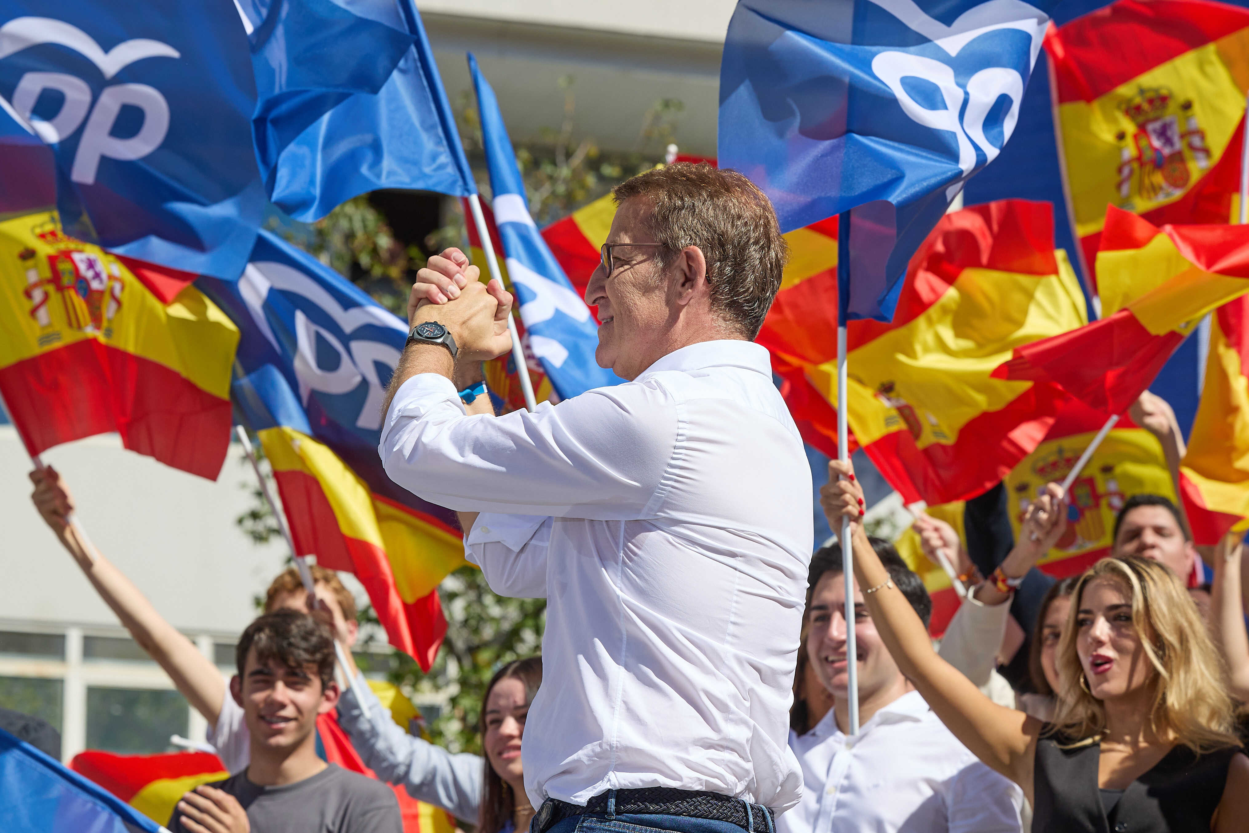 Feijóo abarrota su acto en Madrid y acusa al PSOE de ser cómplice de la "indignidad" de Sánchez Feijóo abarrota su acto en Madrid y acusa al PSOE de ser cómplice de la "indignidad" de Sánchez