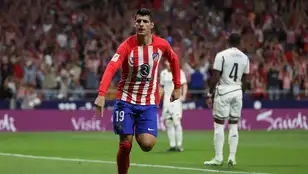 Morata celebra uno de sus goles al Real Madrid