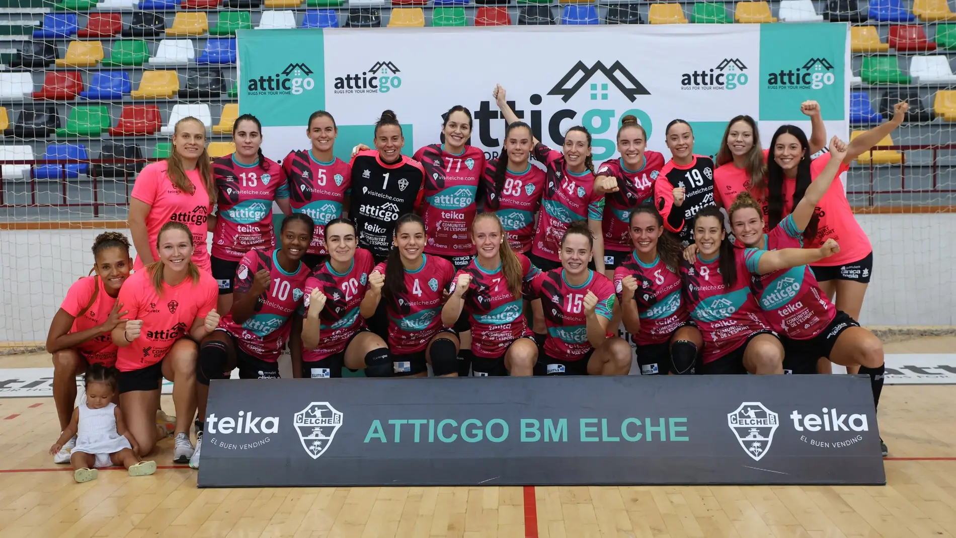 El Atticgo Club Balonmano Elche, tras vencer en una eliminatoria de la EHF European Cup