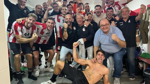 El Fertiberia Balonmano celebra su victoria frente al Balonmano Logroño La Rioja