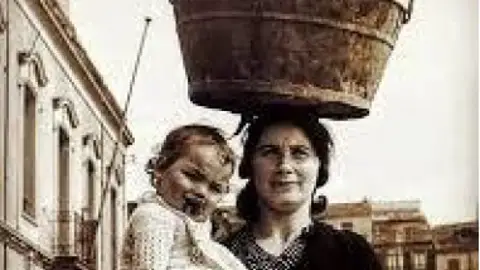 Fotografía de una sardinera de Gijón Fotografía de una sardinera de Gijón