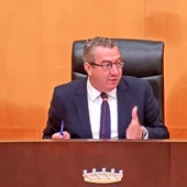 Toni Pérez, alcalde de Benidorm, durante el pleno Toni Pérez, alcalde de Benidorm, durante el pleno