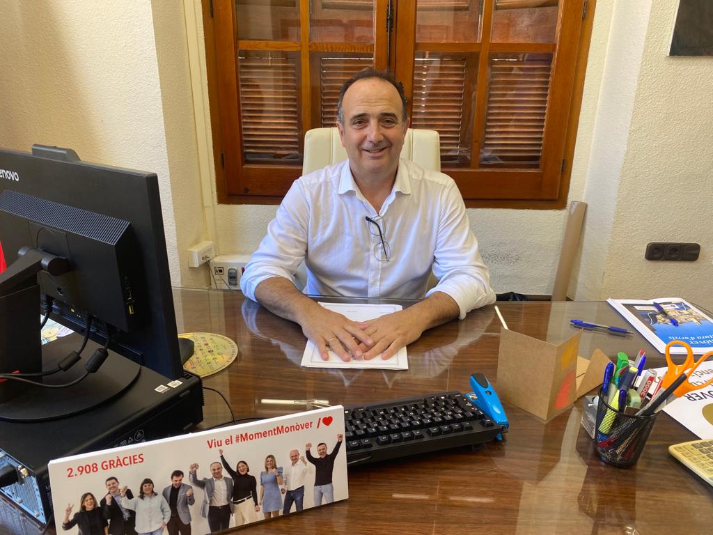 Loren Amat, alcalde de Monóvar: "Vamos a responder al reto de conectar la ciudad con nuestro entorno natural" Loren Amat, alcalde de Monóvar: "Vamos a responder al reto de conectar la ciudad con nuestro entorno natural"