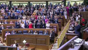 Gritos de "¡Cobarde, cobarde! " a Pedro Sánchez en el Congreso