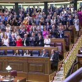 Gritos de "¡Cobarde, cobarde! " a Pedro Sánchez en el Congreso
