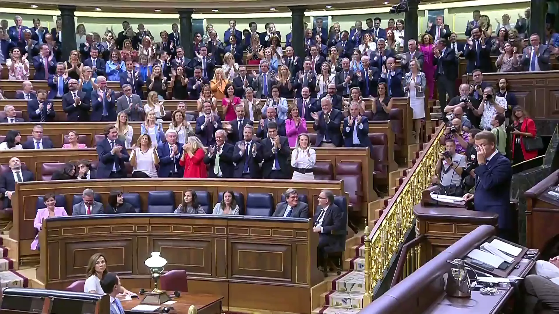 Gritos de "¡Cobarde, cobarde! " a Pedro Sánchez en el Congreso Gritos de "¡Cobarde, cobarde! " a Pedro Sánchez en el Congreso