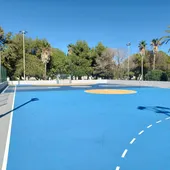 Torrevieja renueva las seis pistas azules polideportivas A+D con una inversión de 761.000 euros Torrevieja renueva las seis pistas azules polideportivas A+D con una inversión de 761.000 euros