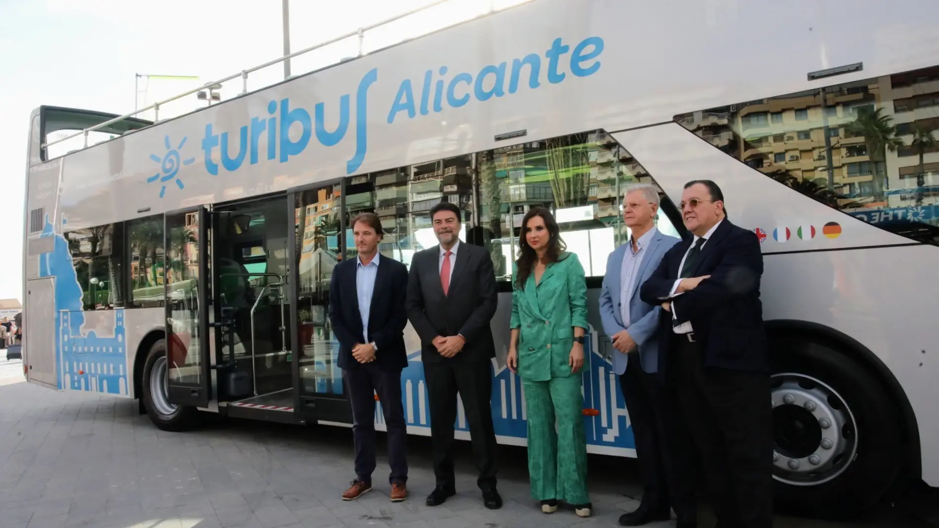 Presentación del nuevo Turibús en Alicante 