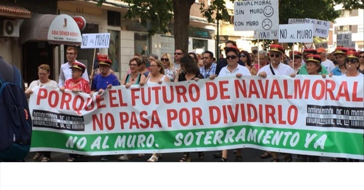La Junta de Extremadura no contempla otra solución más que el soterramiento de las vías de alta velocidad en Navalmoral de la Mata La Junta de Extremadura no contempla otra solución más que el soterramiento de las vías de alta velocidad en Navalmoral de la Mata