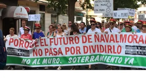 La Junta de Extremadura no contempla otra solución más que el soterramiento de las vías de alta velocidad en Navalmoral de la Mata La Junta de Extremadura no contempla otra solución más que el soterramiento de las vías de alta velocidad en Navalmoral de la Mata