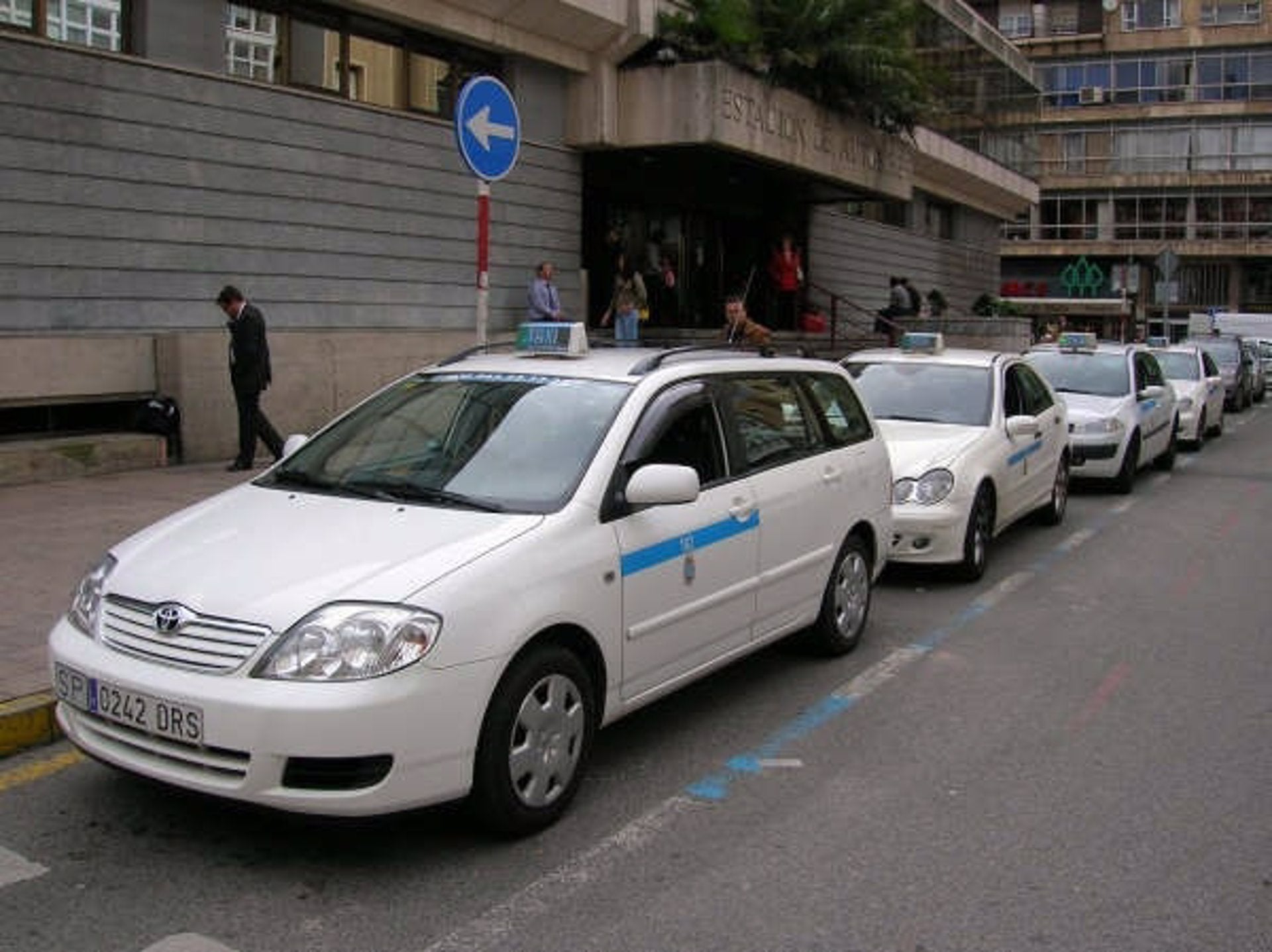 Los taxistas cántabros esperan la respuesta del Estado al nuevo Decreto que regulará taxis y autotaxis en Cantabria Los taxistas cántabros esperan la respuesta del Estado al nuevo Decreto que regulará taxis y autotaxis en Cantabria