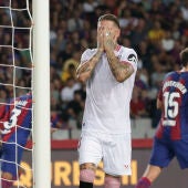 Sergio Ramos se lamenta tras su autogol ante el Barcelona.