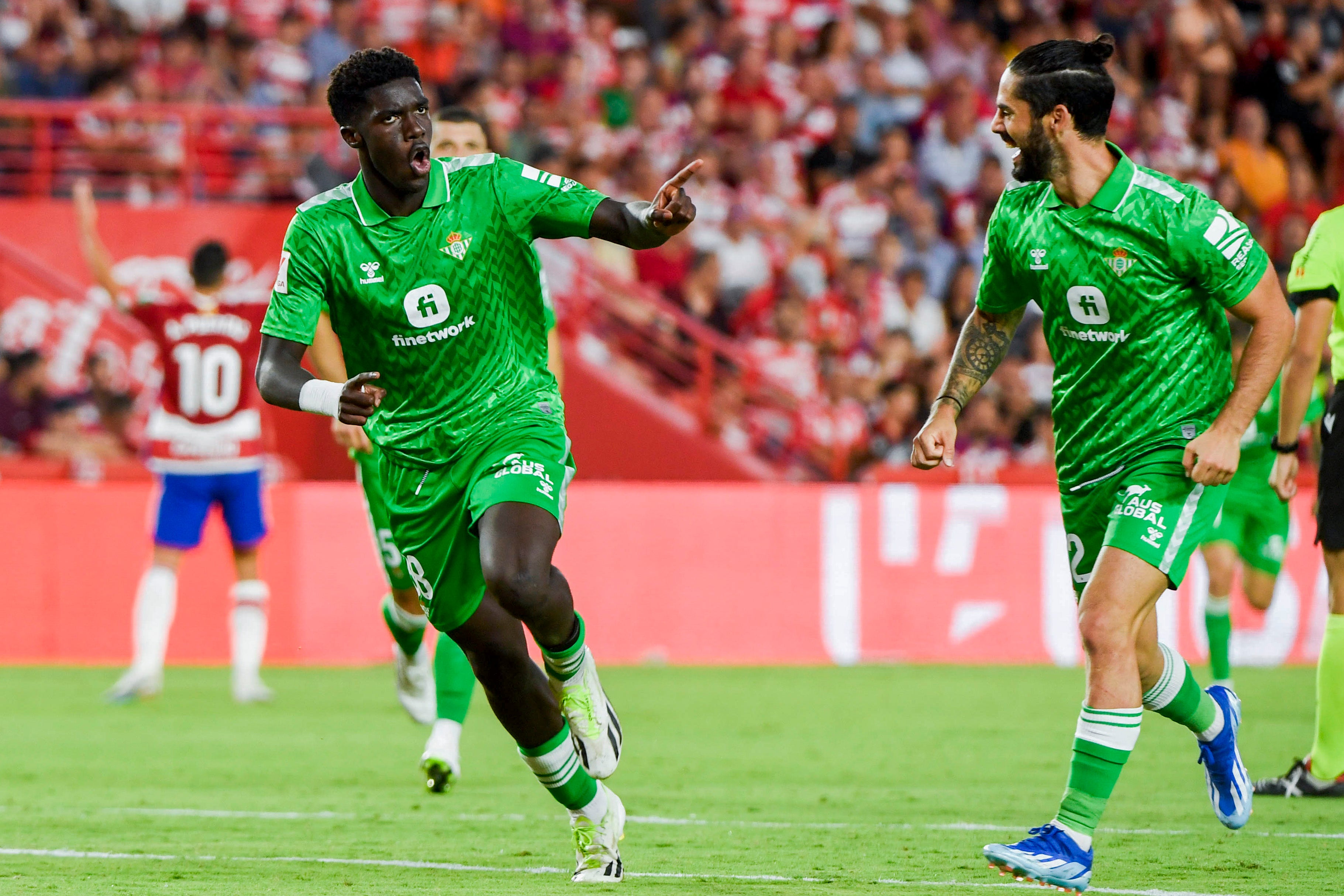 El Betis no mejora y empata sufriendo en Granada El Betis no mejora y empata sufriendo en Granada