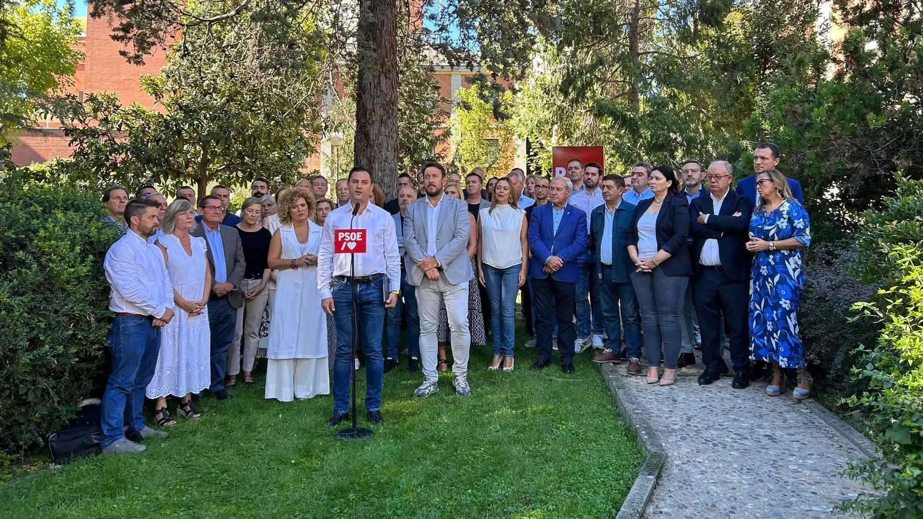 Los secretarios provinciales del PSOE firman un manifiesto junto a Zapatero para apoyar la investidura de Sánchez