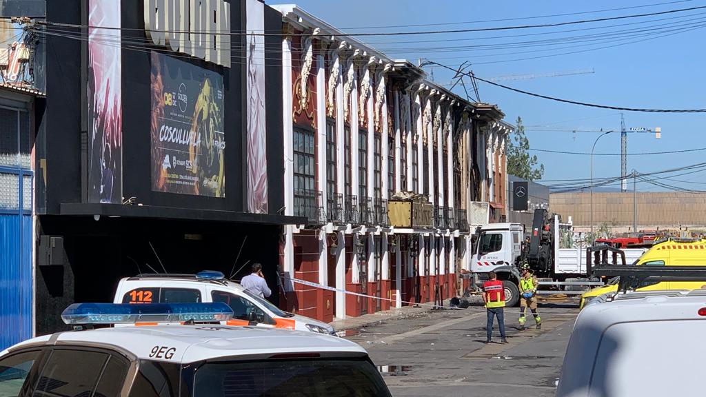 Al menos trece muertos y dos desaparecidos en el incendio de una discoteca en Murcia Al menos trece muertos y dos desaparecidos en el incendio de una discoteca en Murcia
