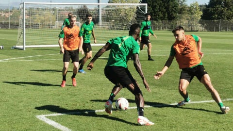 Entrenamiento Racing Santander en La Ciudad del F&uacute;tbol de Las Rozas
