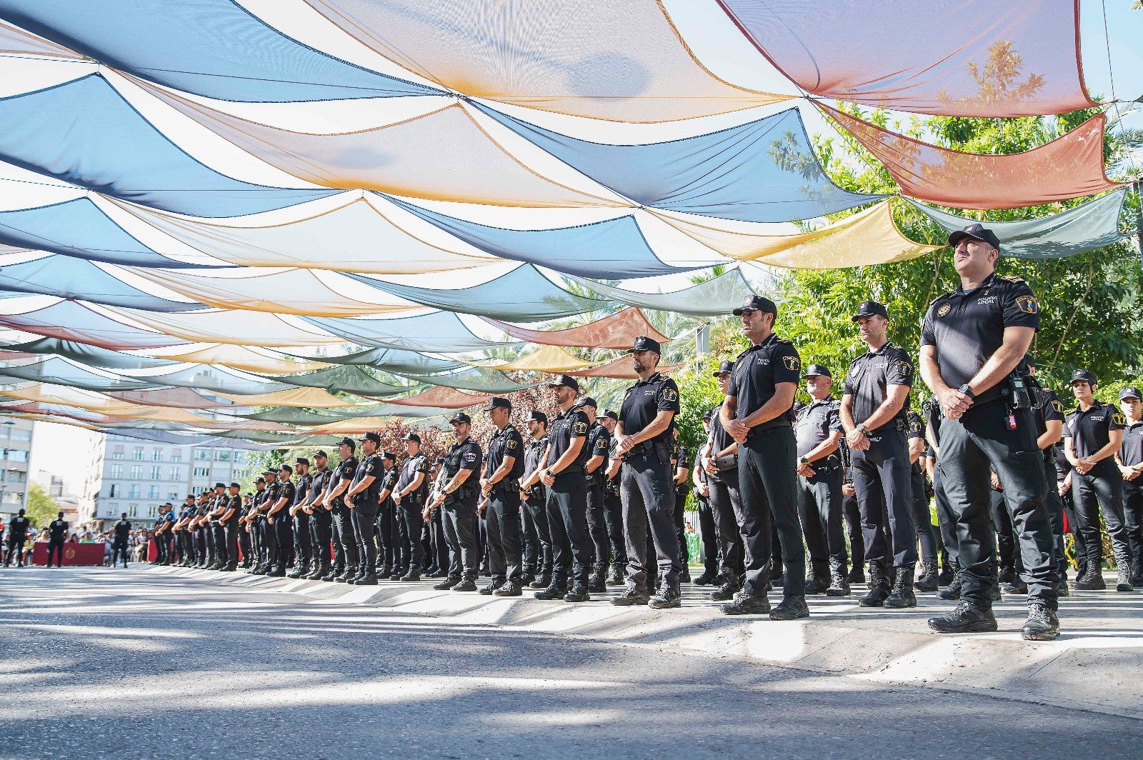 El alcalde de Elche anuncia la creación en la Policía Local de una unidad escolar y la dotación a los agentes de pistolas Taser El alcalde de Elche anuncia la creación en la Policía Local de una unidad escolar y la dotación a los agentes de pistolas Taser
