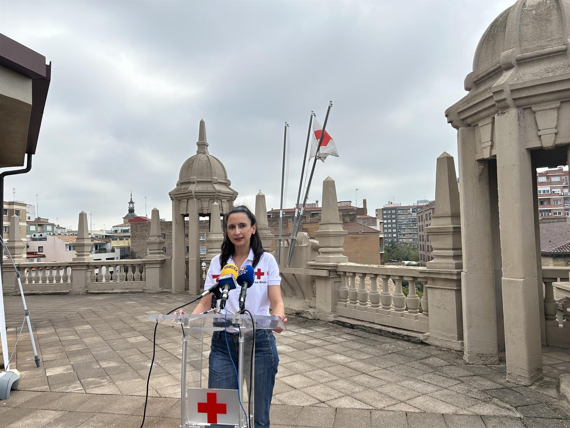 Cruz Roja moviliza a 247 voluntarios en Zaragoza: "nos cogemos vacaciones para estar aquí" Cruz Roja moviliza a 247 voluntarios en Zaragoza: "nos cogemos vacaciones para estar aquí"