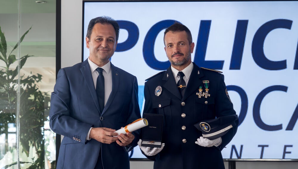 La Medalla de Permanencia de Segunda fue para Javier Torrens por sus más de 15 años de trabajo intachable