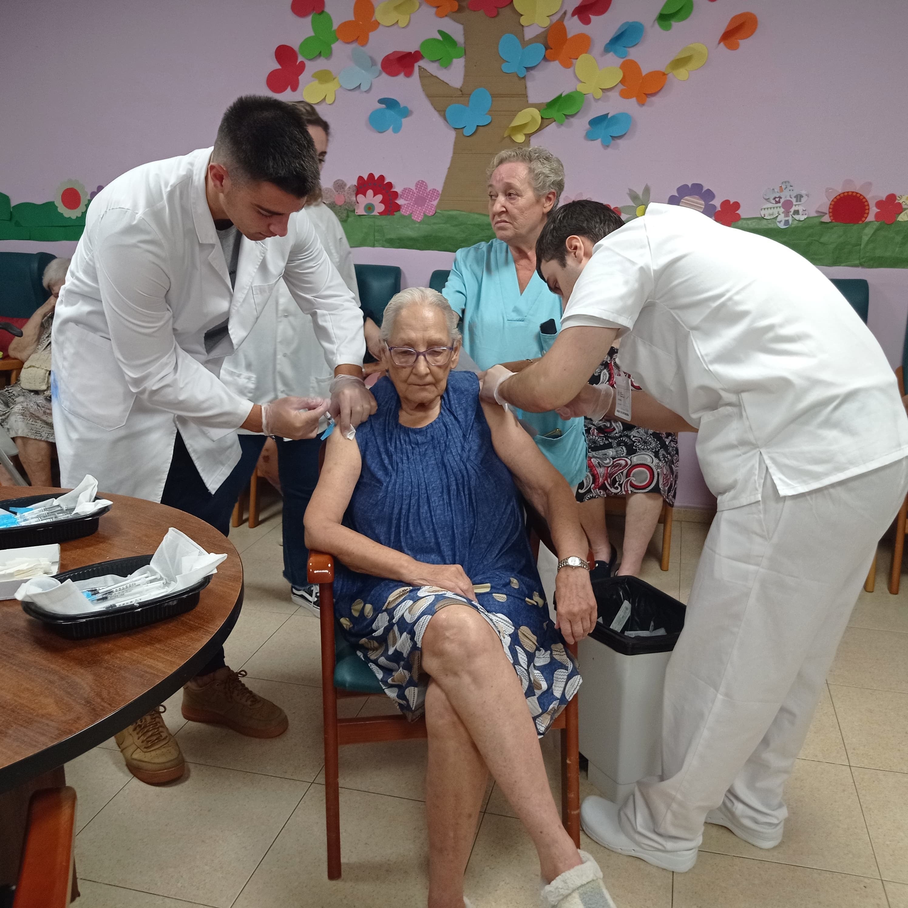Comienza la vacunación de gripe y COVID en residencias en Aragón Comienza la vacunación de gripe y COVID en residencias en Aragón