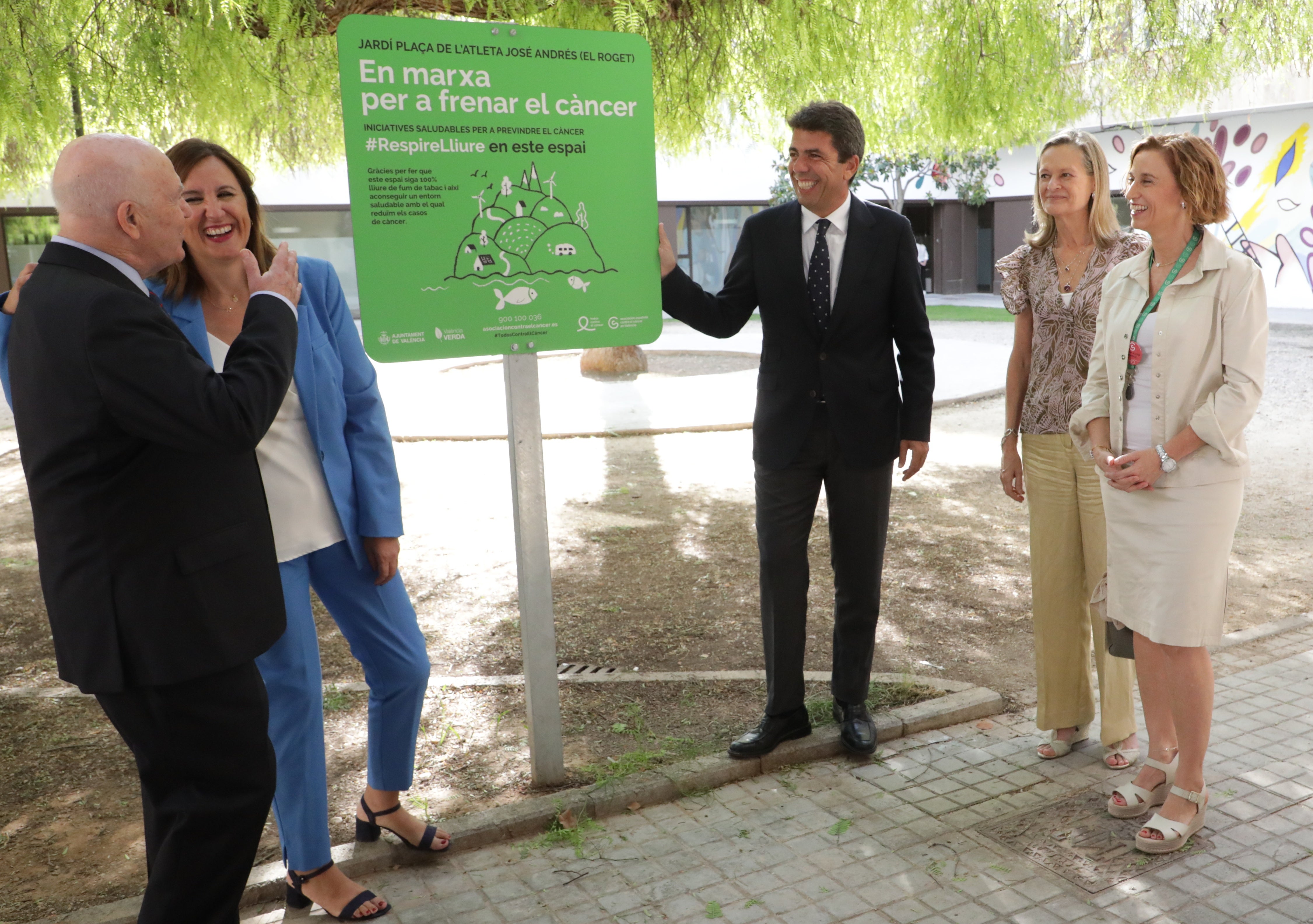 València libre de humo: el Ayuntamiento se plantea prohibir fumar en estas zonas València libre de humo: el Ayuntamiento se plantea prohibir fumar en estas zonas