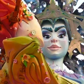 Uno de los monumentos de las Fogueres de San Juan Uno de los monumentos de las Fogueres de San Juan