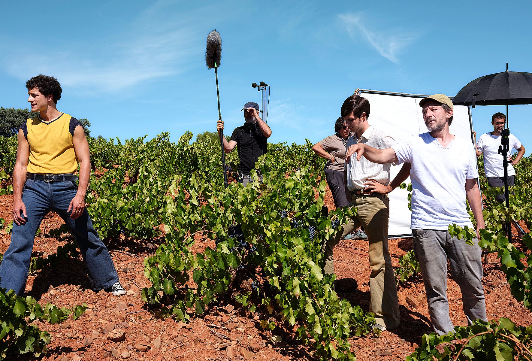 La vida de Antón Castro llega al cine con "Cariñena, vino del mar" La vida de Antón Castro llega al cine con "Cariñena, vino del mar"
