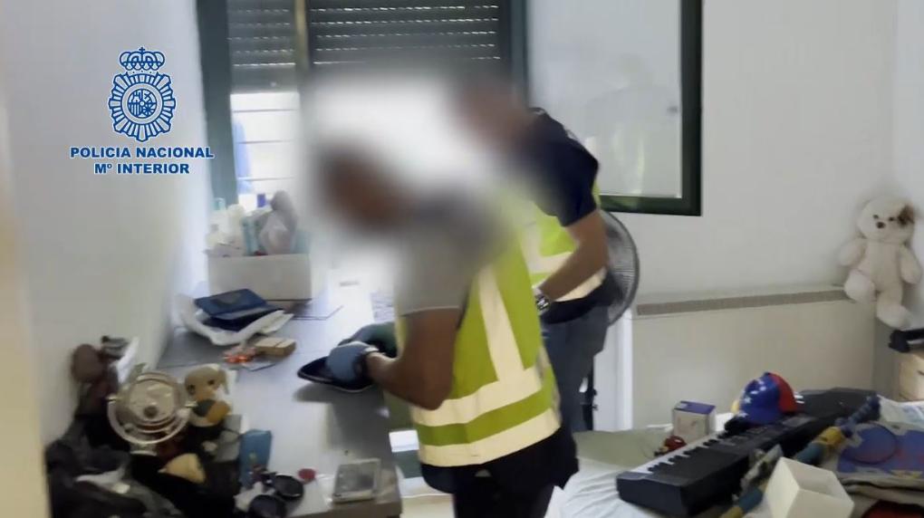 Detenido por agredir sexualmente a su propia hija de pocos meses y ofrecerla a otras personas Detenido por agredir sexualmente a su propia hija de pocos meses y ofrecerla a otras personas