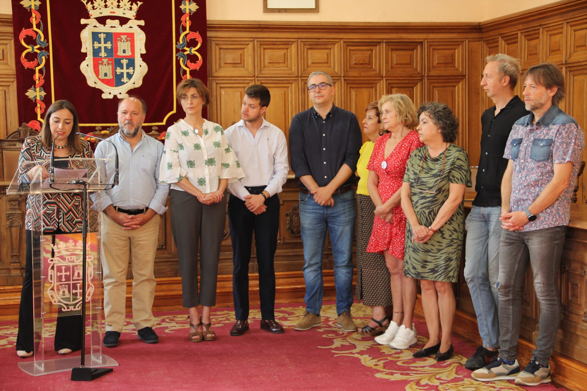 Andrés considera que estos 100 primeros días han sido "una carrera de obstáculos" para sacar adelante los temas Andrés considera que estos 100 primeros días han sido "una carrera de obstáculos" para sacar adelante los temas