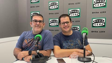 Pepe Esquerdo y Xente Sebasti&agrave;, miembros del Grup de Danses Centener