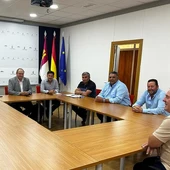 Imagen reunión ganaderos y consejero Agricultura y Ganadería Imagen reunión ganaderos y consejero Agricultura y Ganadería