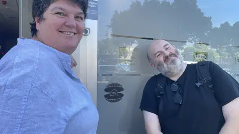 Onda Cero Marina Baixa ya forma parte de la ruta 'la vila street art" de Malagón. Onda Cero Marina Baixa ya forma parte de la ruta 'la vila street art" de Malagón.